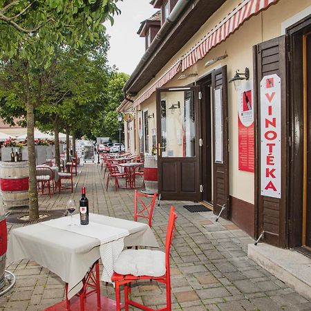 Riviéra Rooms Vendégszobák Mosonmagyaróvár Exterior foto